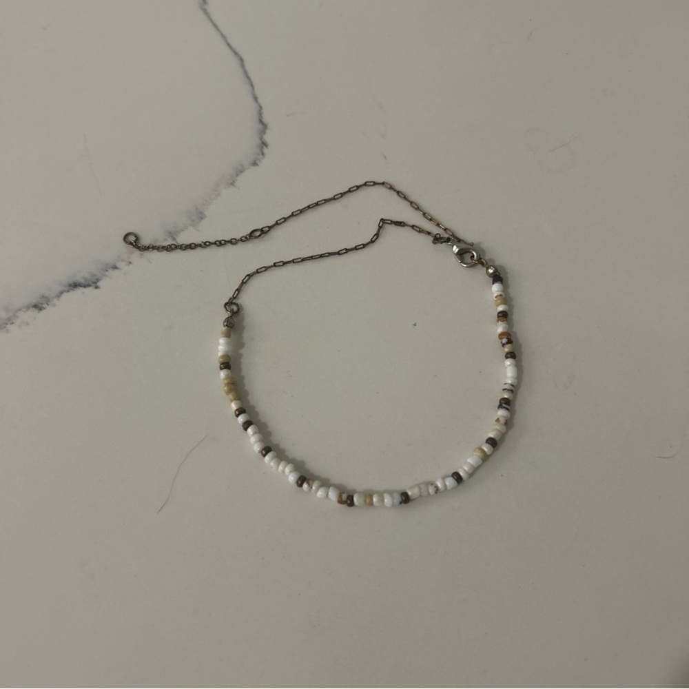 Elegant White and Gold Beaded Bracelet